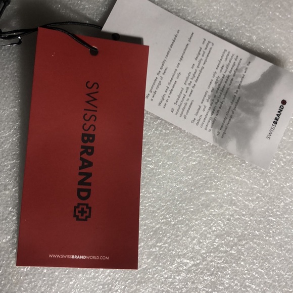 SWISS BRAND ACTIVEWEAR-size ~ medium - Picture 9 of 12